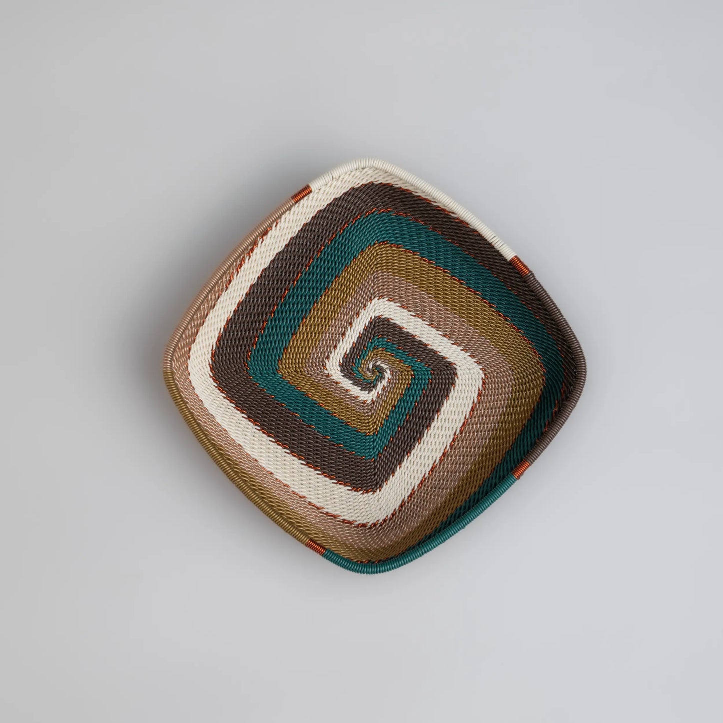 Panier carré plat en fil de téléphone