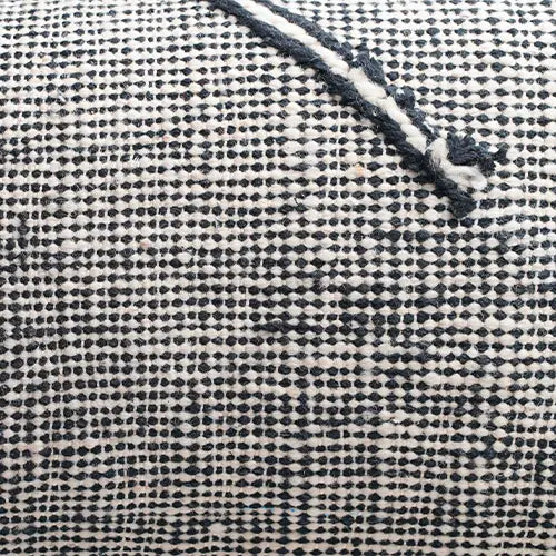 Moroccan Wool Cushion - Kilim - Photo Close up