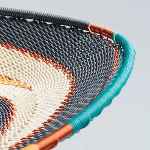 Triangle basket zulu wire  - Close up