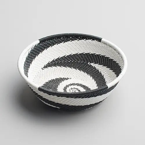 Shallow basket zulu wire- Black & White - Small - Photo 1