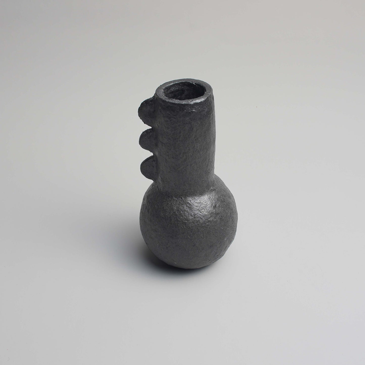 Handcrafted Paper Pulp - Emanti Vase - Concrete - Photo 1